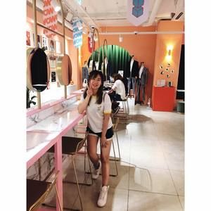 Meet your Posher, Daphny